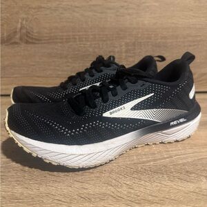 Brooks Revel 6 Athletic Running Shoes 1203861B012 Women’s Size 7.5 B Black White